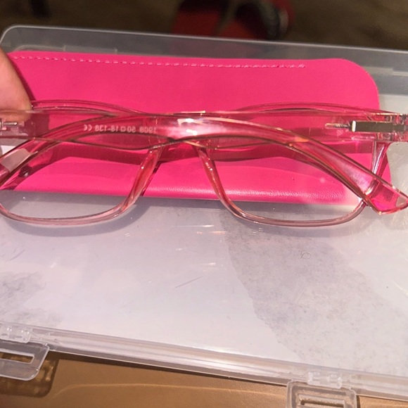 Pink blue light blocking reading glasses - Picture 2 of 2